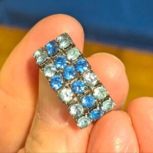 Vintage 1950s Rhinestone  Sapphire Stones Ring Stunning!